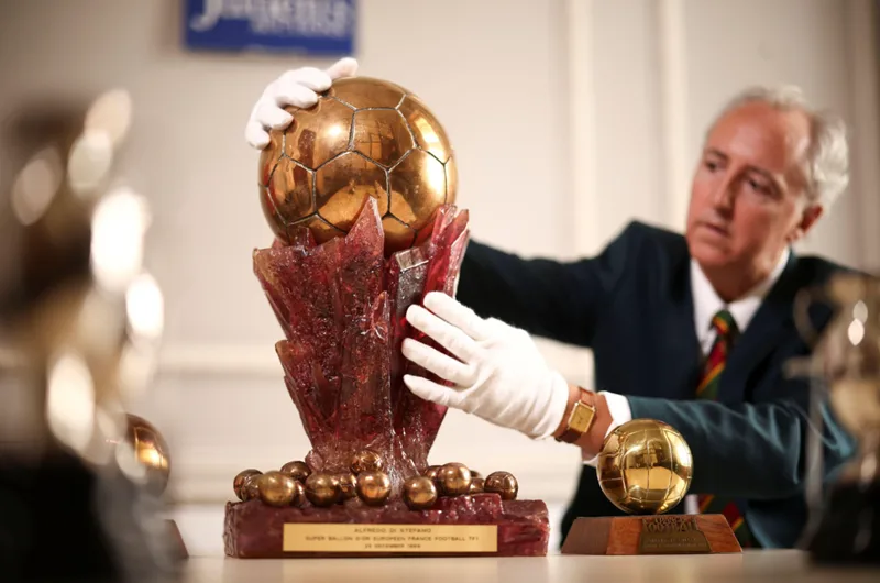 Quy trình bình chọn khắt khe dựa trên màn trình diễn bùng nổ tại VCK World Cup.