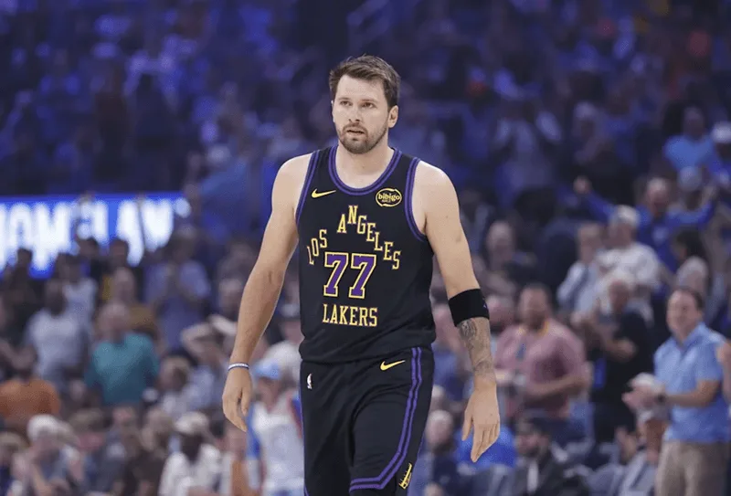 Luka Doncic dẫn dắt đội tuyển quốc gia Slovenia tại các giải đấu quốc tế.